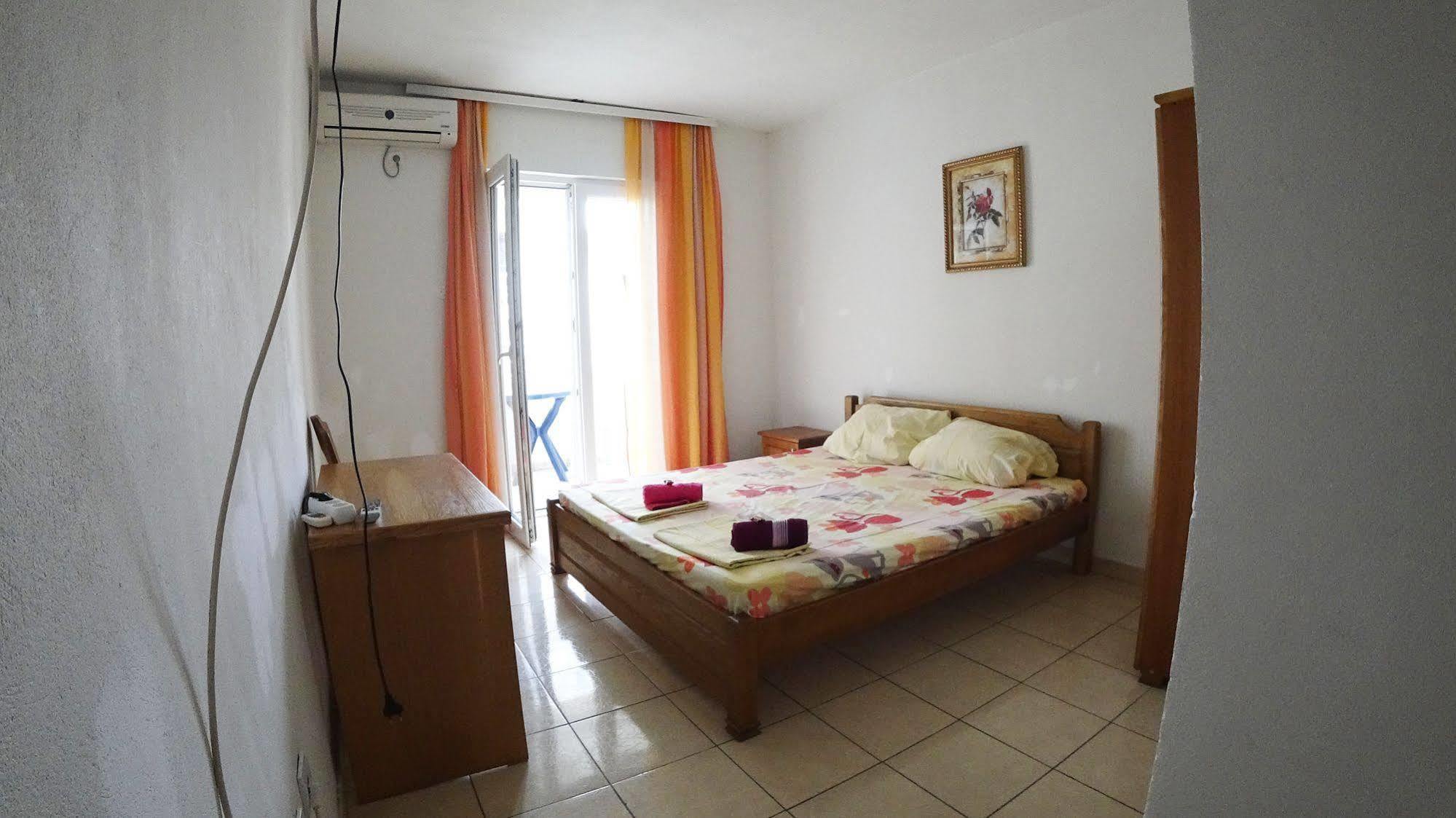 Guesthouse Sun Hostel Budva Dış mekan fotoğraf